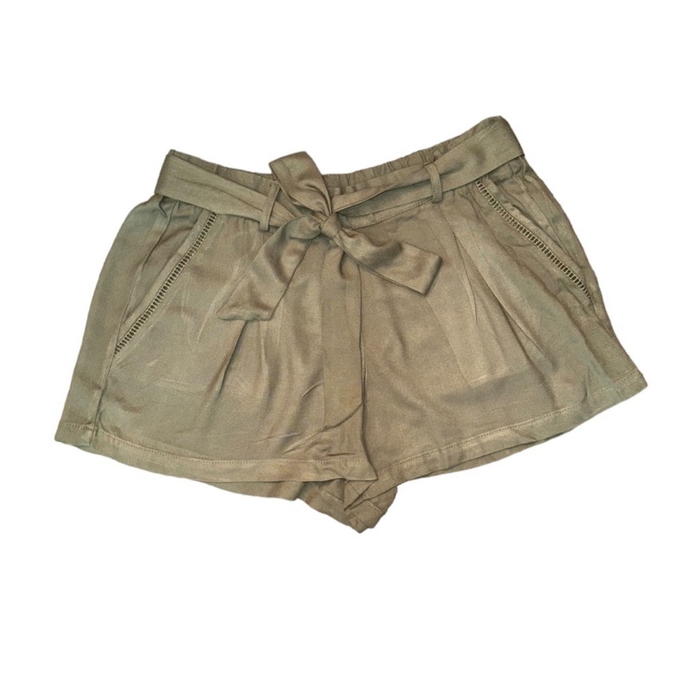 Jack by BB Dakota Army Green Paper Bag Shorts with Tie Belt Detail Size Medium